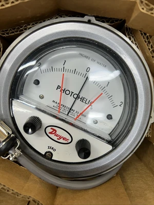NEW Dwyer 3000MR Photohelic