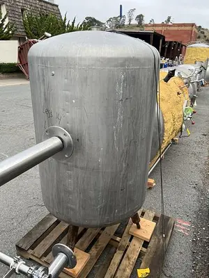 Used 7 bbl (200 Gal) Storage tank - 30 psi - single wall