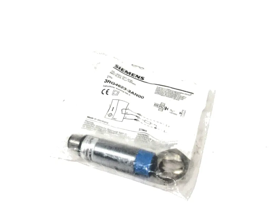 NEW SIEMENS 3RG4623-3AN00 PROXIMITY SENSOR 3RG46233AN00