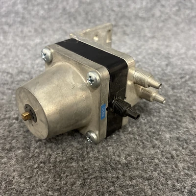 Used Johnson Controls R-3030-I Relays & Switches California US | Davliegogo LLC #1708075