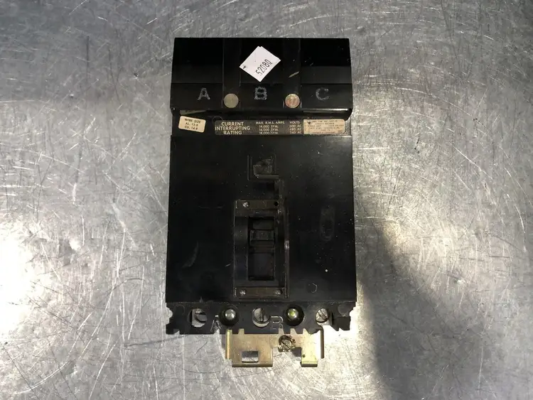 Used SQUARE D FA36015 Switchgears British Columbia CA | Lenmark #244100