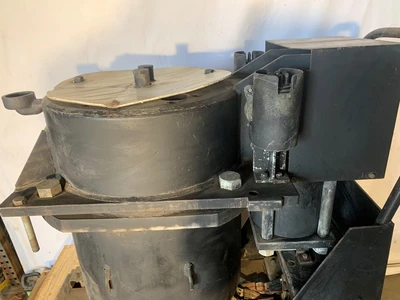 GE FK255-250 Oil Circuit Breaker 600A, 15KV, EO/DO, 110VDC Trip