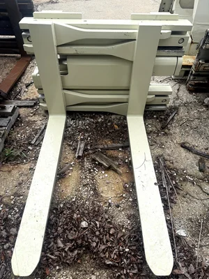 Used CASCADE FORK POSITIONER Misc Forklifts Wisconsin US | Forklifttrader.com #1455981