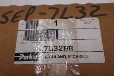 NEW OPEN BOX Parker 17L32BE Lubricator STOCK GF204A