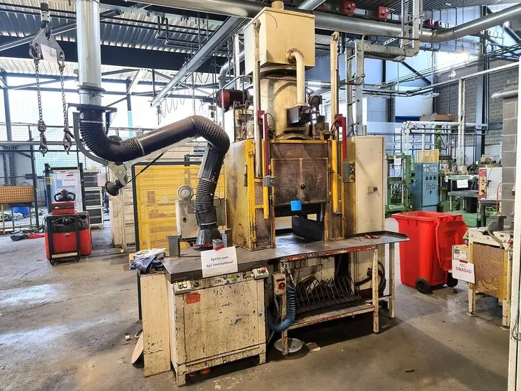 Used GHIELMI 300 TON HEATED Hydraulic Presses BE | Apt International N.V #362276