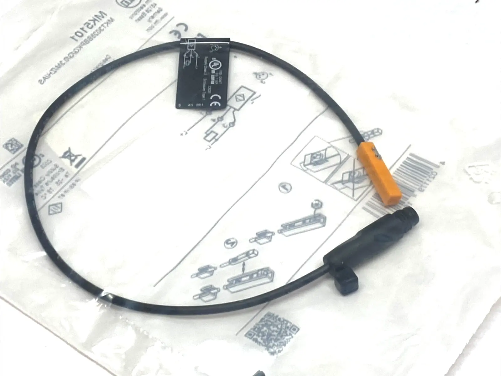 NEW IFM T-SLOT CYLINDER SENSOR MAGNETIC PNP NO 10–30V M8 IP67