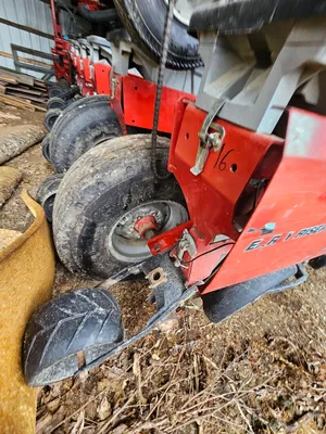 CASE IH 1250 Planters | Iron Listing (10)
