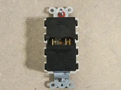 USED HUBBELL SNAP2162WA
