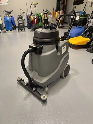 Karcher NT 68/1 Wet Vac with Front Mount Squeegee NEW