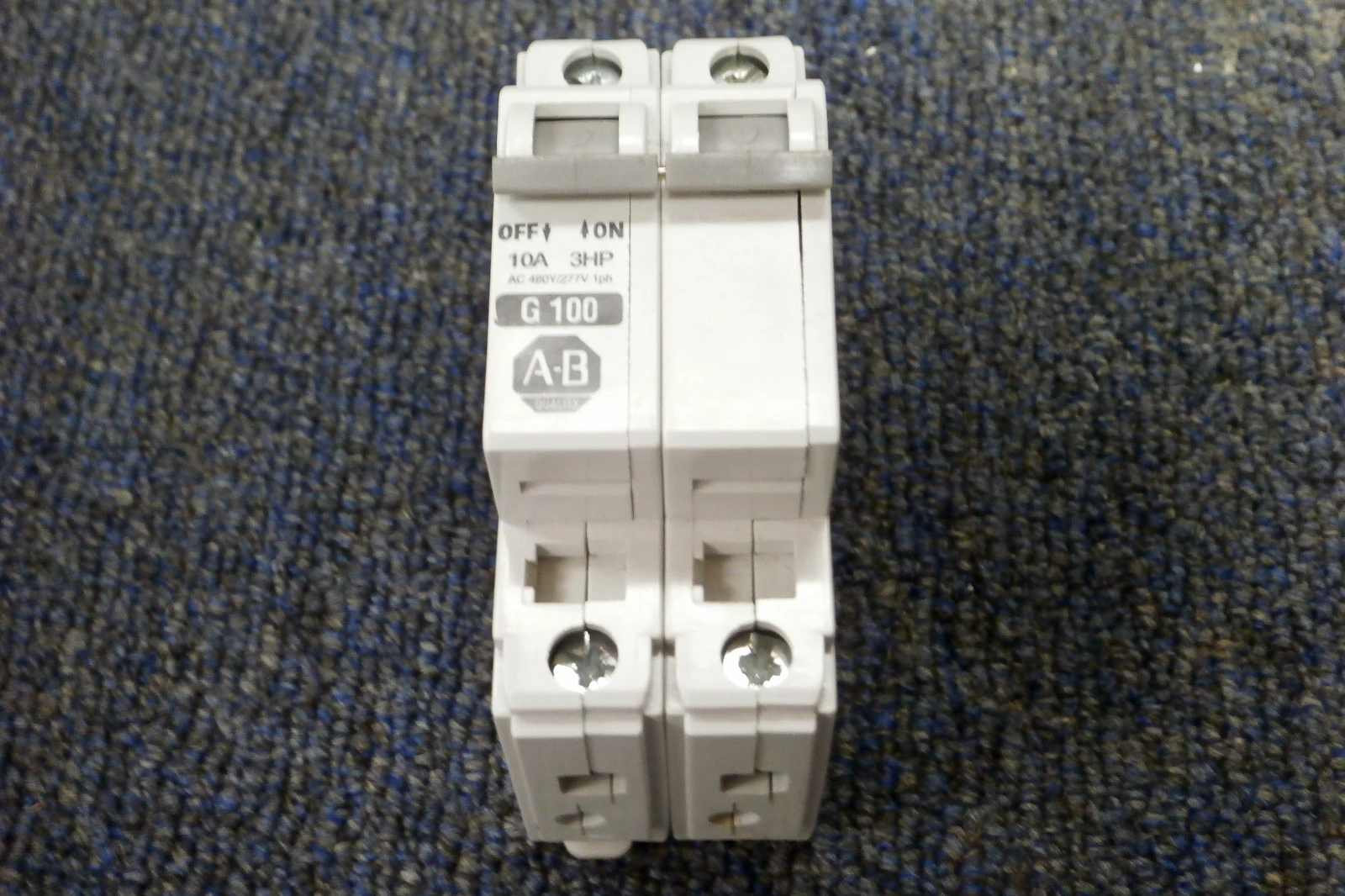 NEW Allen-Bradley 1492-CB2