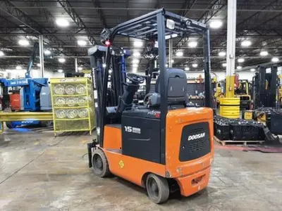 USED 2019 DOOSAN BC15S-5