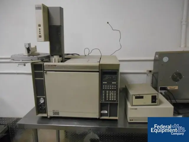 Used Hewlett Packard Hewlett Packard Gas Chromatograph, Model 5890 Chromatography Data Systems California US | Federal Equipment Company #1704439