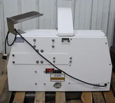 142-0044 Oliver 2003 Variable Slice Bread Slicer
