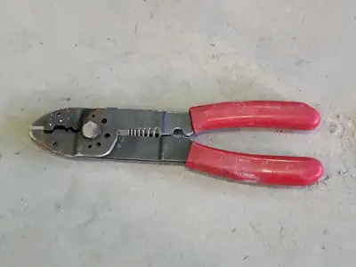 6 pcs Assorted Tools (Vise Grip, Riveter, Pliers, Crimper)