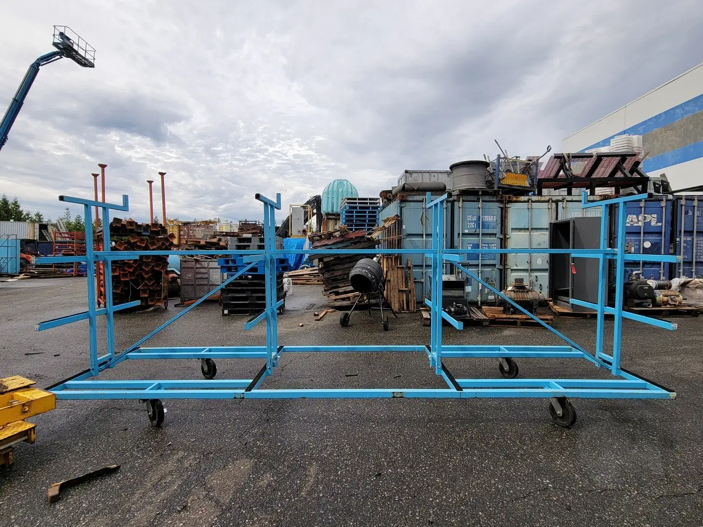 Rolling Cart 191" x 48" x 78"