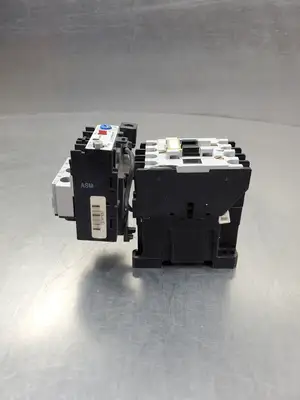 Allen Bradley 100A09ND3 Ser B Contactor w/193A1D1 Safety Relay. 4A43.1