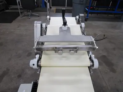 Dorner Incline Conveyor with Flattener