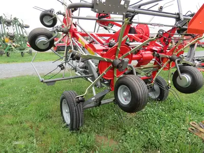 New | in-Stock 2024 MASSEY FERGUSON TD776TRC Tedders Pennsylvania US | Zimmerman Farm Service #1409943