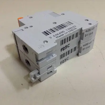 USED SCHNEIDER ELECTRIC C25-BREAKER