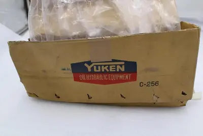 NEW Yuken D-DSG-03-3C40-5090 Hydraulic Solenoid Valve STOCK 2556-C