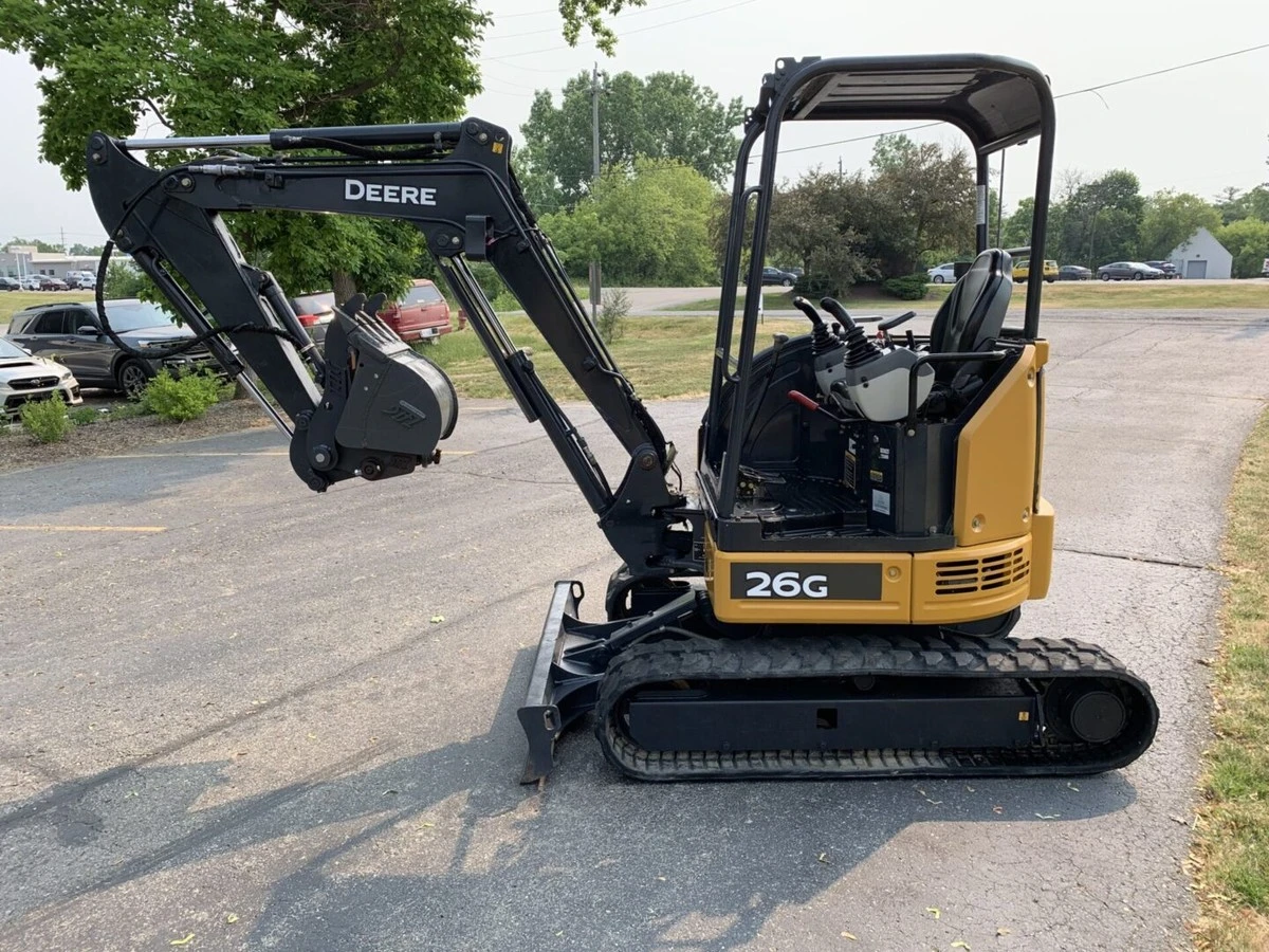USED 2023 Deere 26G