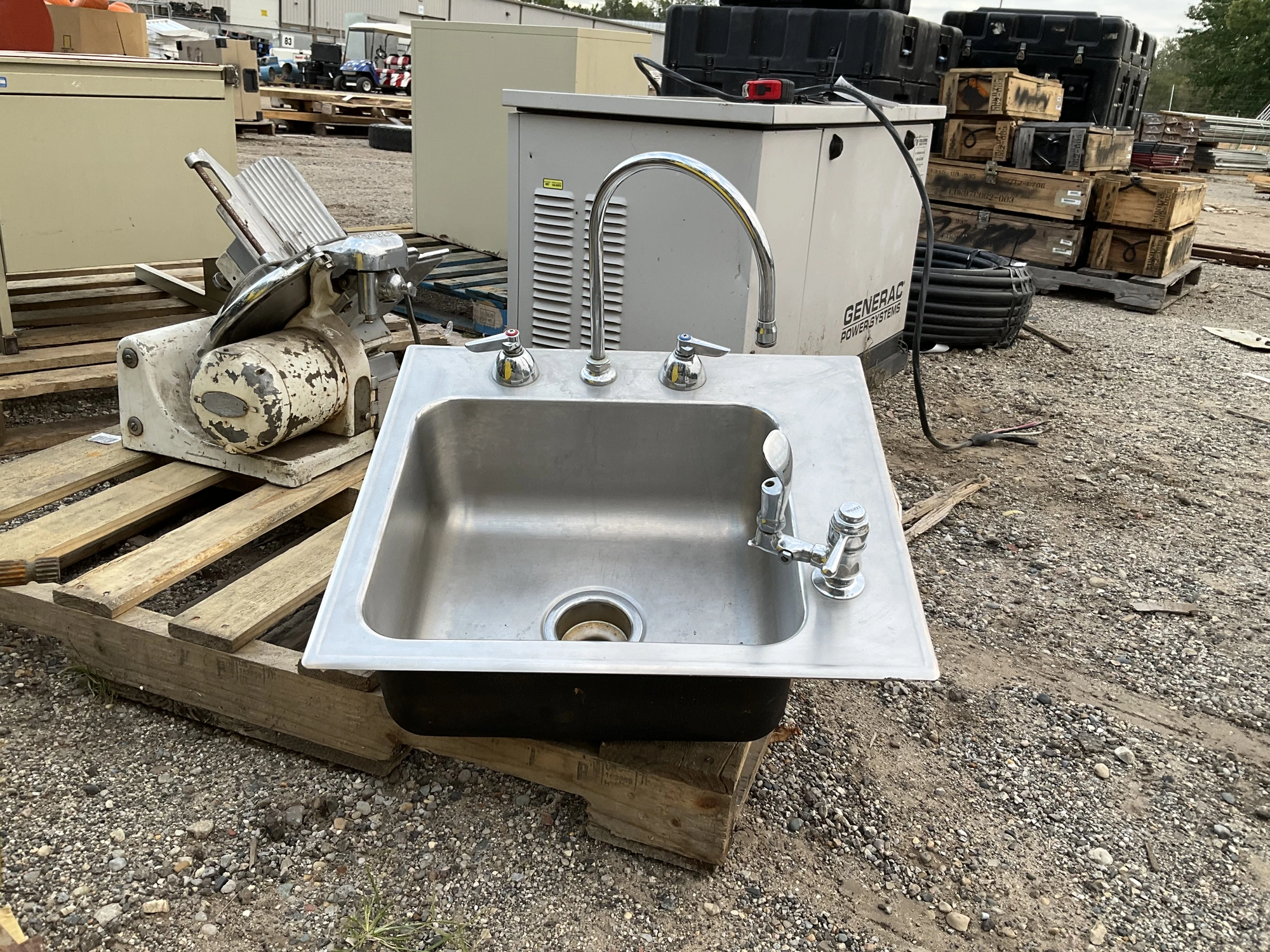 Used _UNKNOWN_ _UNKNOWN_ Sinks Michigan US | Miedema Asset Management Group #1475638