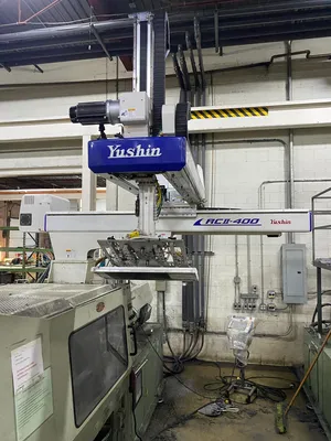 2013 YUSHIN RCII-400-19-13 ROBOTS | INJECTION DEPOT GROUP (3)