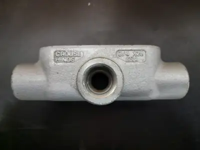 3/4" X28 Form 8 Explosion Proof 4-Way Conduit Body