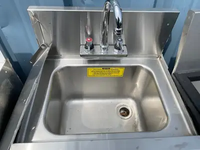 Used Falcon Restaurant Supply Used 18" Stainless Steel Blender Station with Sink - SS103 Sinks Illinois US | Falcon Restaurant Supply #1375942