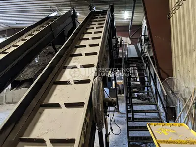 Unknown Manufacturer: Used 44' Cleated Infeed Conveyor