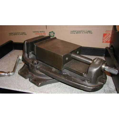 BRIDGEPORT MILLING VISE WITH SWIVEL BASE