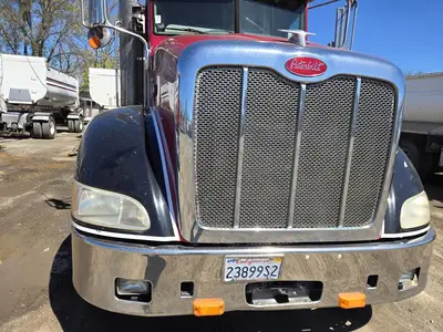 USED 2013 PETERBILT 384