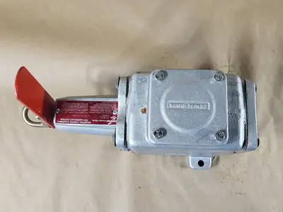 New | in-Stock CROUSE-HINDS AFU0333 05 Switchgears British Columbia CA | Lenmark #239717