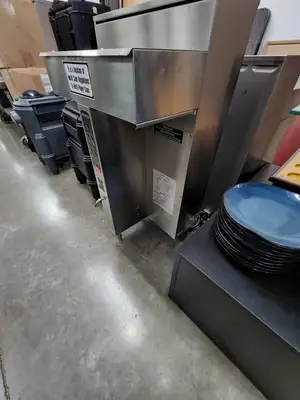 Used Fetco Used Fetco Extractor Series Twin 1 gallon Coffee Brewer Machine 220V Coffee Equipment Illinois US | Falcon Restaurant Supply #1376823