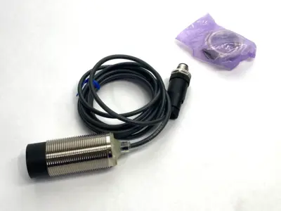 USED OMRON E2B-M30LN30-WZ-C1