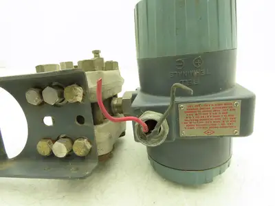Foxboro 823DP-I3S1SM0-Y Pressure Transmitter 12.5-65vdc 3000psi w/Manifold
