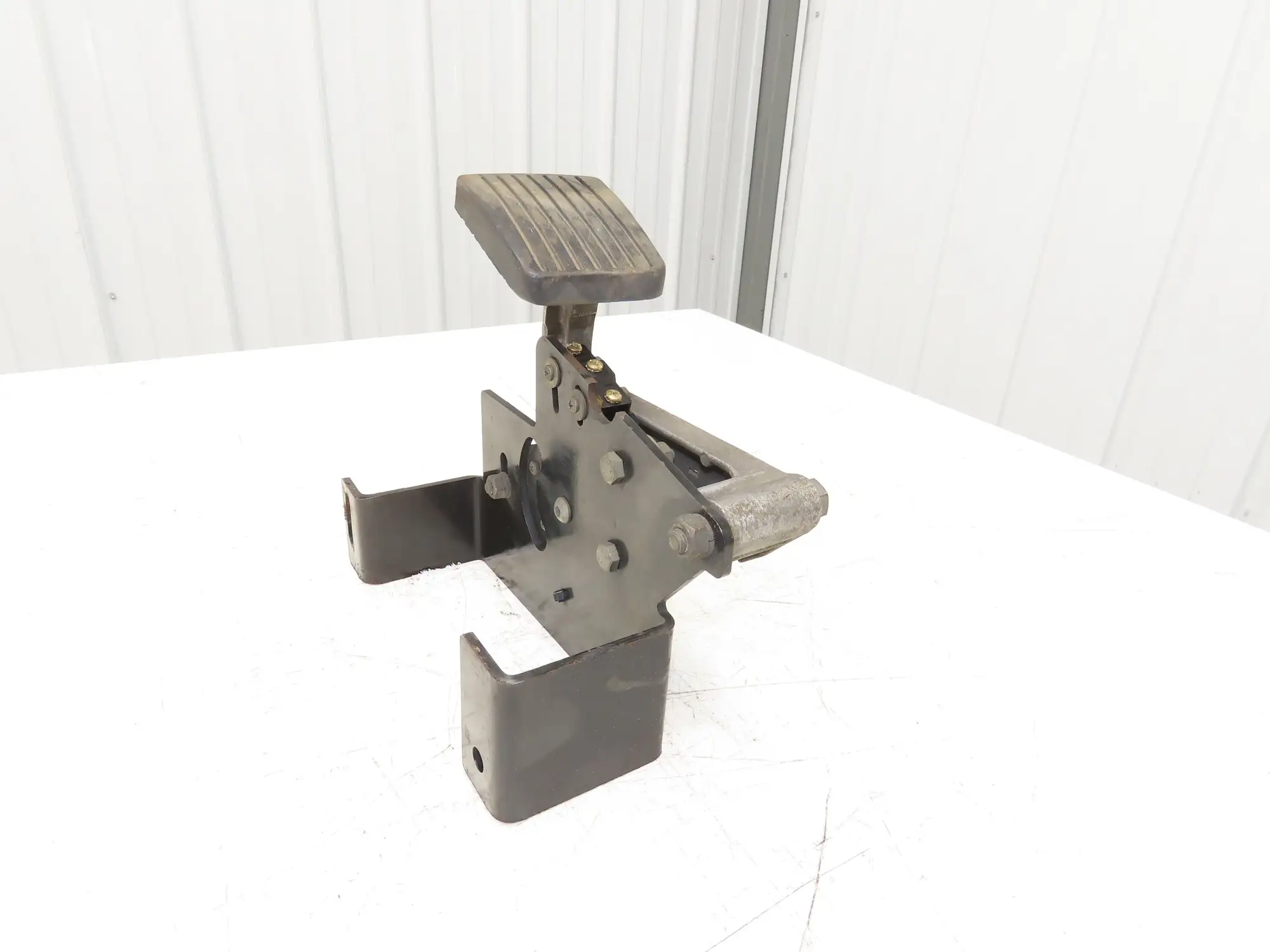 Yale Forklift Throttle Accelerator Pedal Bracket & Potentiometer Off ERC100HHN