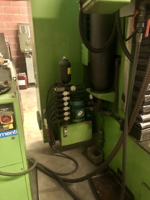 DEBER CNC Bed Type Mill, in very good working condition, recently retrofitted