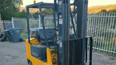 USED 2002 Caterpillar GC25
