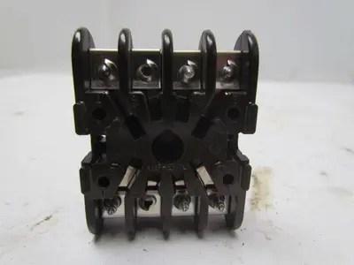 Eagle Signal CG907A3 120V AC/DC Time Delay Relay W/Base 0.25-1.75 Sec