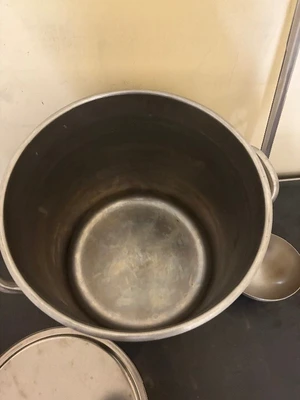 cooking pot
