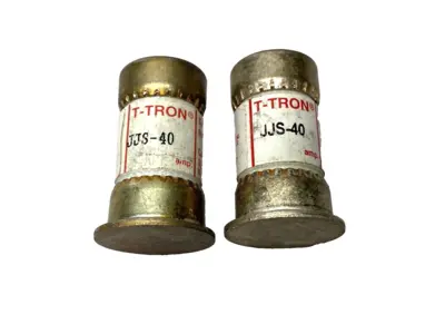 USED COOPER BUSSMANN T-TRON FAST-ACTING FUSE CLASS T 600VAC 40A LOT OF 2
