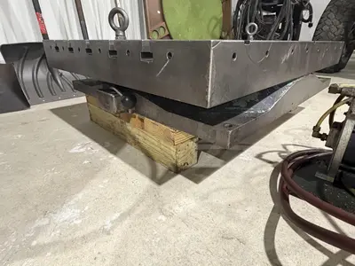 32" x 42" Air Lift Rotary Table