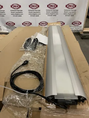 Waldmann SAHQ 88 LED Tube Machine Light 4000k 38W 49.5” L x 7.4” W -NIB