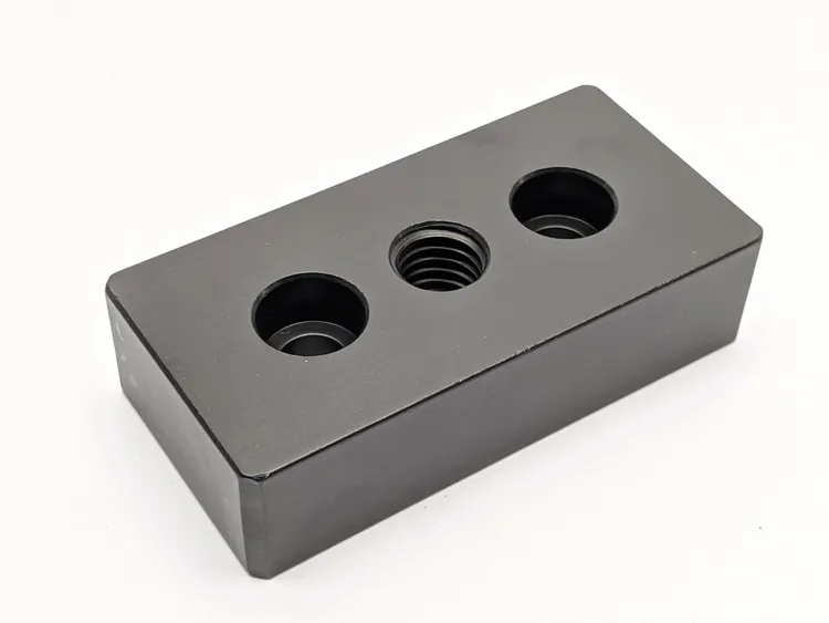 New | in-Stock 80/20 BASE PLATE 1.5” X 3” Miscellaneous MRO | Maverick Industrial Sales #1122392