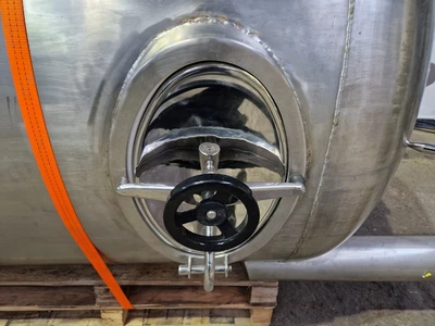 Nikro 5,300 Litre Tanks SS Europe 5,000-9,999 Litres | Perry Equipment (7)