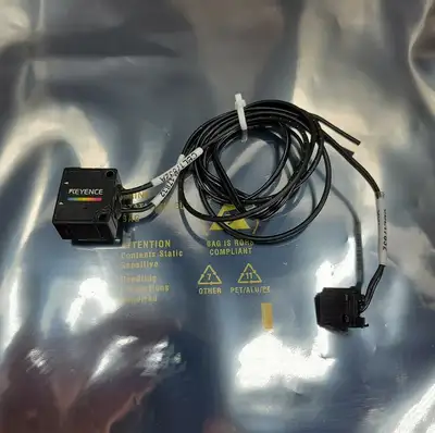 KEYENCE CZ-H35S Color Sensor w/20-24inch Cable. 5E-9
