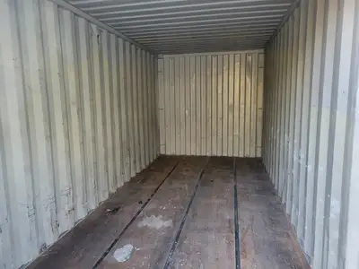 20 ft Standard Shipping Container - AXIU8482965