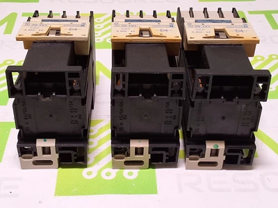 TELEMECANIQUE LP1D1201 CONTACTOR WITH LA4DC1U MODULE