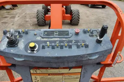 JLG 800 A, 4WDTelescopic Articulating Boom Lift